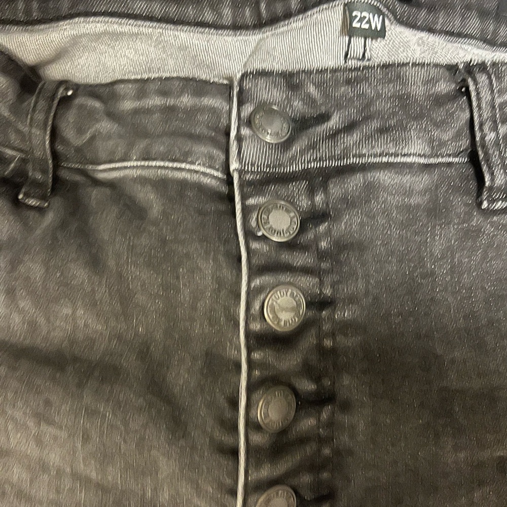 Judy Blue Black Denim Jeans with Label Detail - Picture 5 of 5